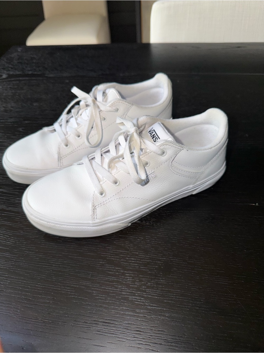 VANS - Picture 2 of 6